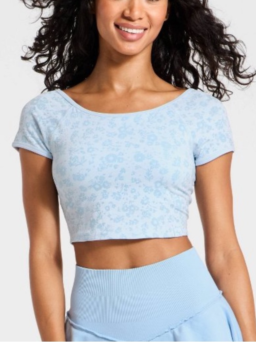 Joylab seamless cropped short sleeve support top blue floral NWT h